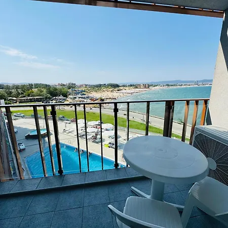 Paradiso B 411 Large Sea View Apartment *