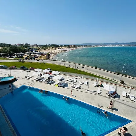 Paradiso B 411 Large Sea View *